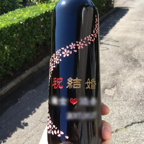 ワインボトル彫刻桜の花びら